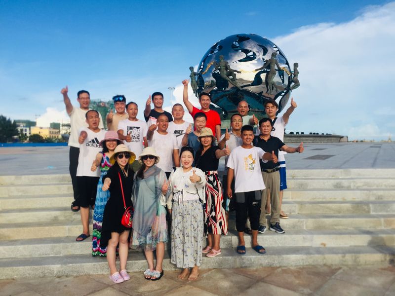 　　放飛心情，感受*美旅行